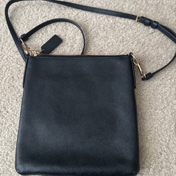 Authentic Coach Black Pebbled Leather Crossbody Bag w/Gold accents - Picture 3 of 5